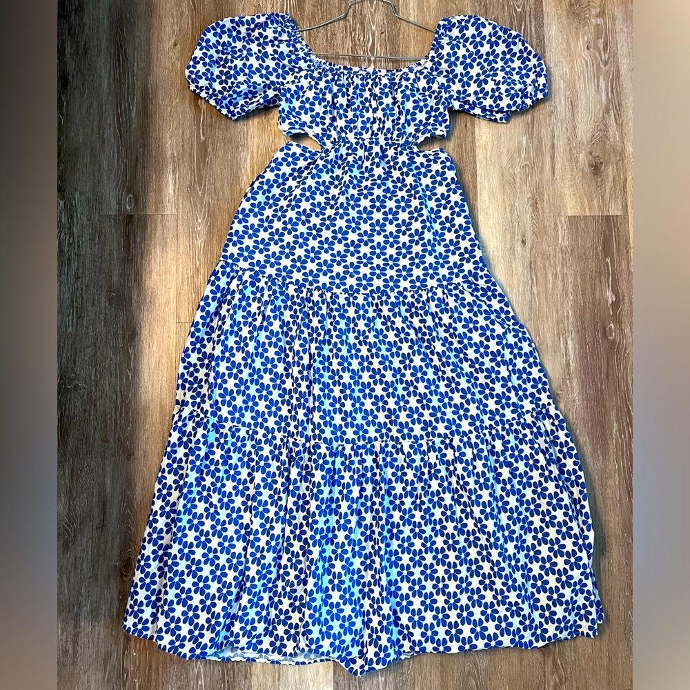 NWT Blush Boutique Medium Maxi dress with side/back cut out. Perfect for beach!